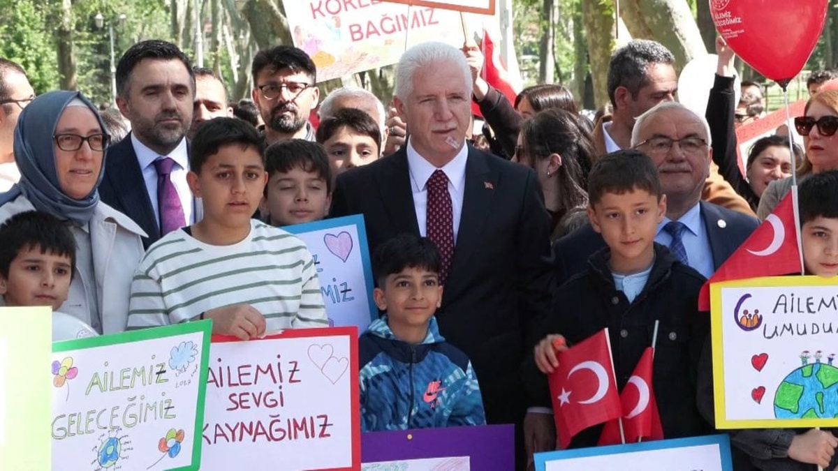 İstanbul Valisi Gül: Aile güçlendiğinde birçok problem ortadan kalkacak