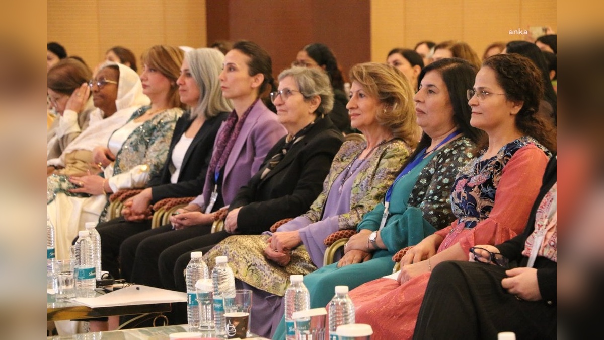 Dem Parti ve DBP Eş Genel Başkanları, Süleymaniye'de düzenlenen NADA kongresine katıldı