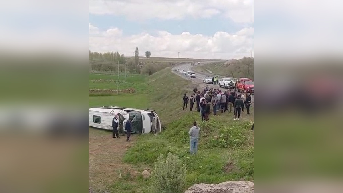 Kayseri'de Okul Minibüsü Kazası: 16 Yaralı