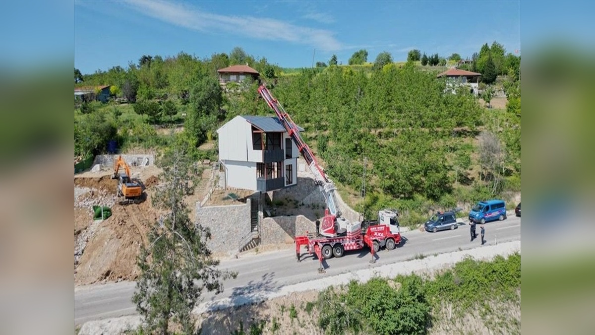 Mesut Yavuz: Uçan villa sosyal medyada gündem oldu