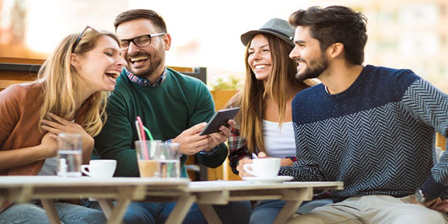 Uzmanından uyarı: Yakın arkadaşlar sigara, obezite ve boşanmalara neden oluyor