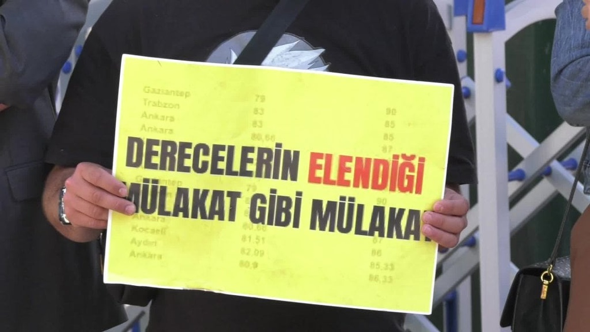Öğretmen adaylarından Bakan Tekin'e: Mülakatlarda şaibe iddiası