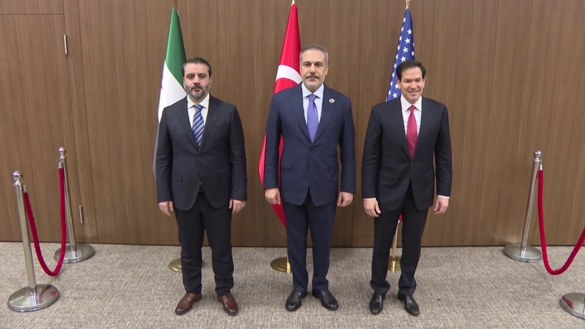 Antalya'da Türkiye-ABD-Suriye üçlü görüşmesi: Suriye'ye yaptırımlar masada