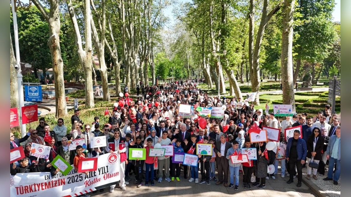 Aile ve Sosyal Hizmetler Bakanlığı: 81 ilde 'Aile Yılı Yürüyüşü' düzenlendi