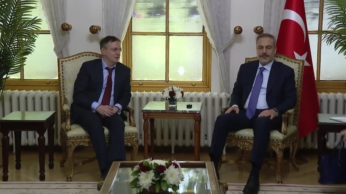 Dışişleri Bakanı Fidan, Rusya Devlet Başkanı Danışmanı Medinskiy ile görüştü