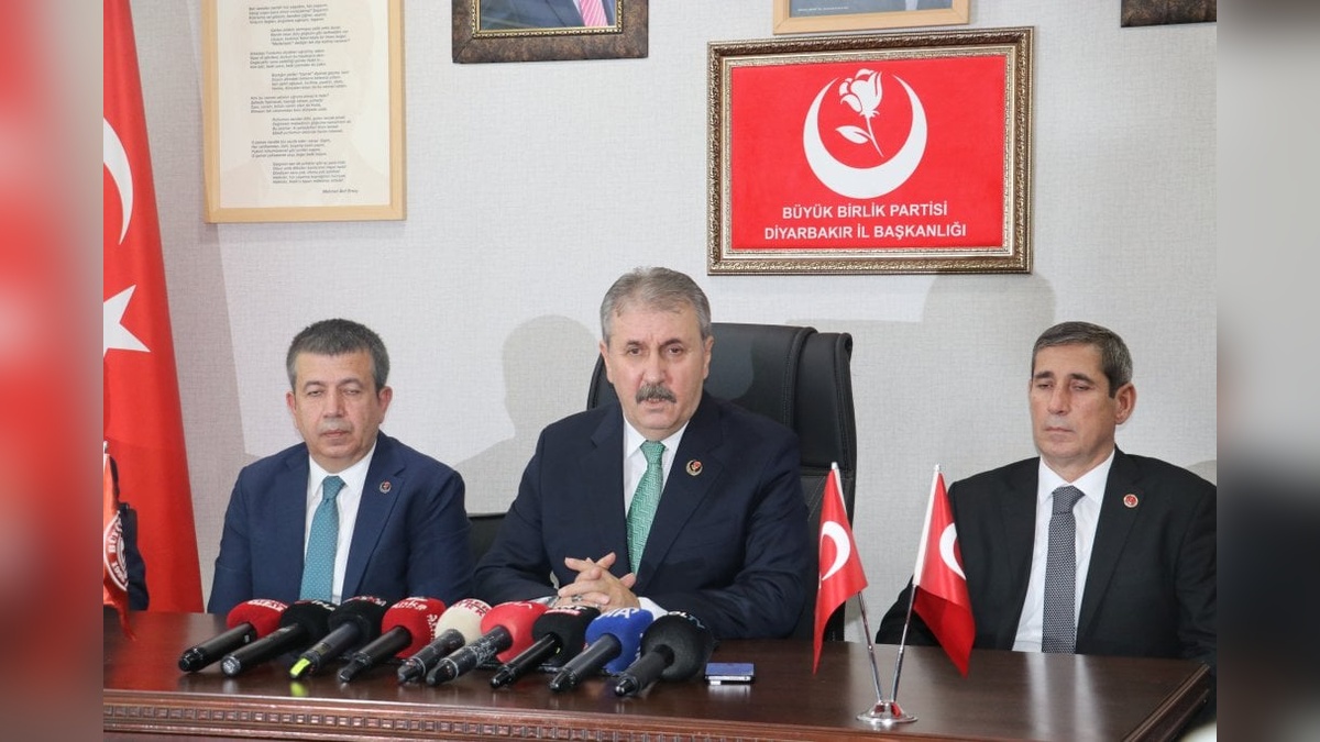 Destici: Terör örgütü diz çökmüştür