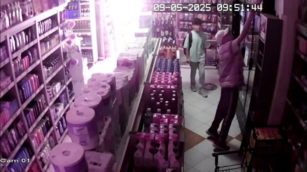 Antalya'da Market Hırsızlığı: Yaşlı Kadın Kandırıldı