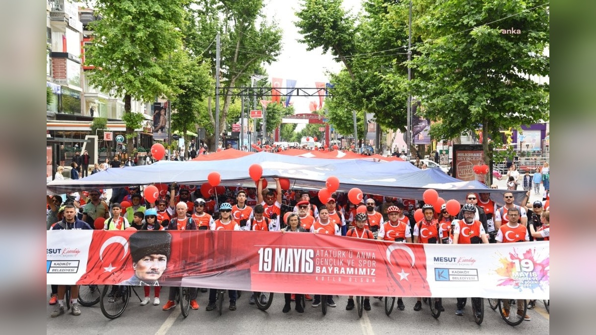 Kadıköy Belediyesi'nden 19 mayıs coşkusu: Gençlik ve spor bayramı kutlamaları