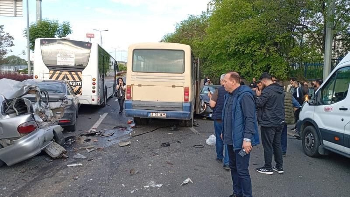 Ankara'da zincirleme kaza: 14 kişi yaralandı