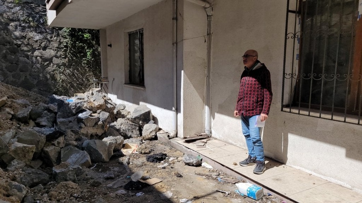 Zonguldak Ereğli'de istinat duvarı çöken bina: Müteahhit sorumluluğu kabul etmiyor