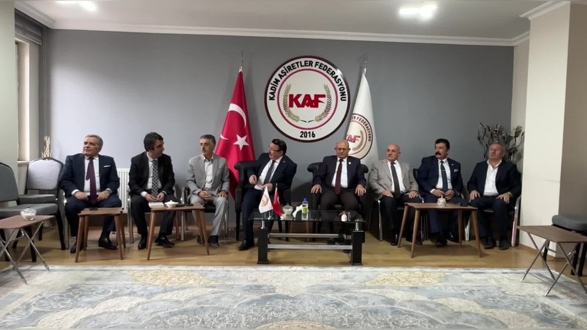 Van'daki aşiretlerden PKK'nın fesih kararına destek: Fabrikalar gelsin