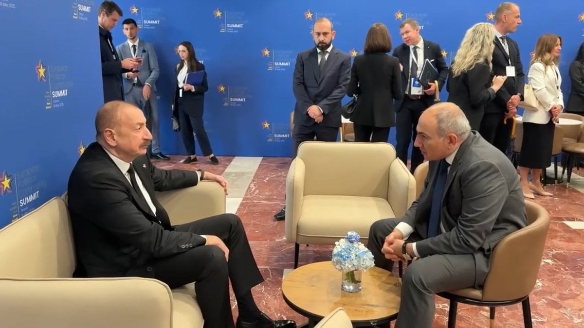 Tiran'da zirve görüşmesi: Aliyev ve Paşinyan bir araya geldi