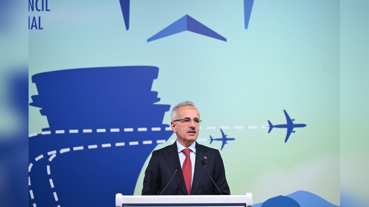 Ulaştırma Bakanı Uraloğlu: İstanbul Havalimanı, Avrupa'da uçak trafiğinde zirvede