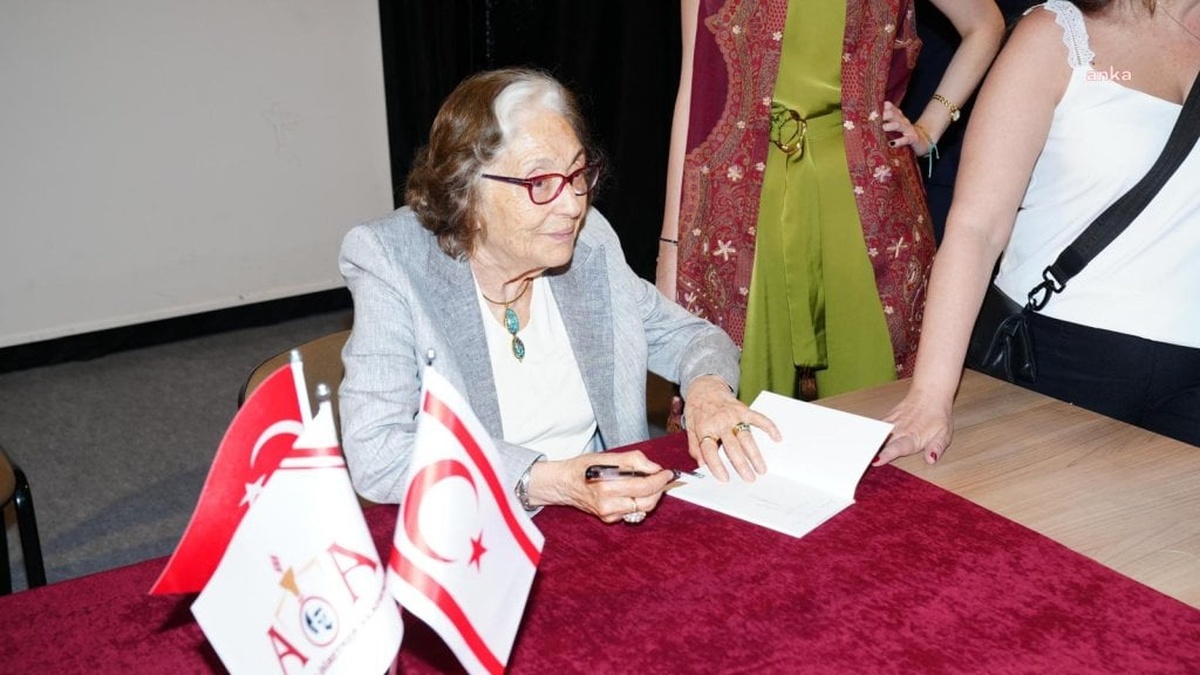 Gülten Dayıoğlu Vakfı'ndan İlk Gençlik Romanı Ödülü: Filiz Gündoğan'a verildi