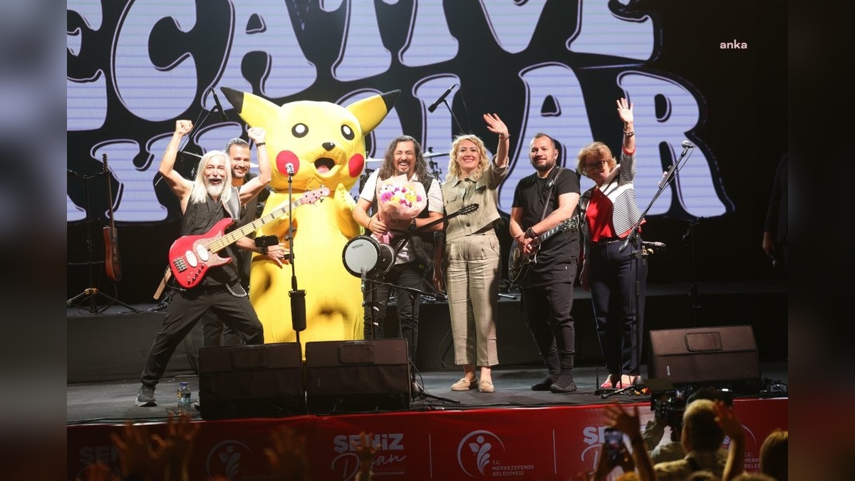 Merkezefendi Belediyesi'nden 19 Mayıs coşkusu: Necati ve Saykolar sahne aldı