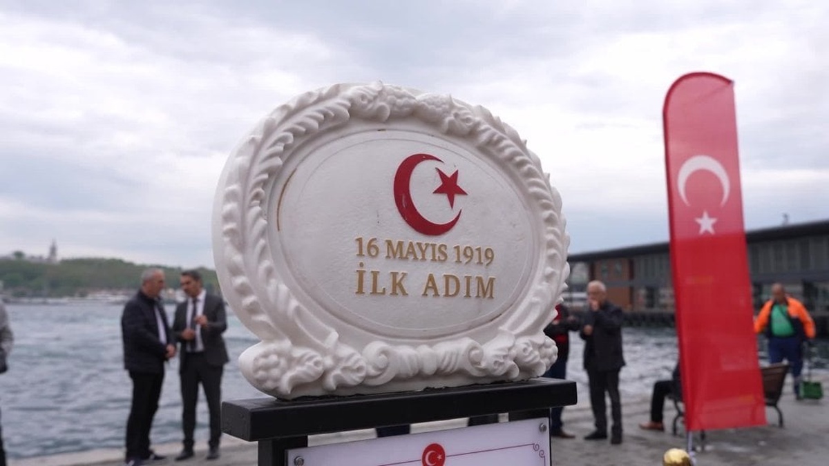 Karaköy Rıhtımı'nda 16 Mayıs töreni: Akpolat ve Şahan'dan mektup