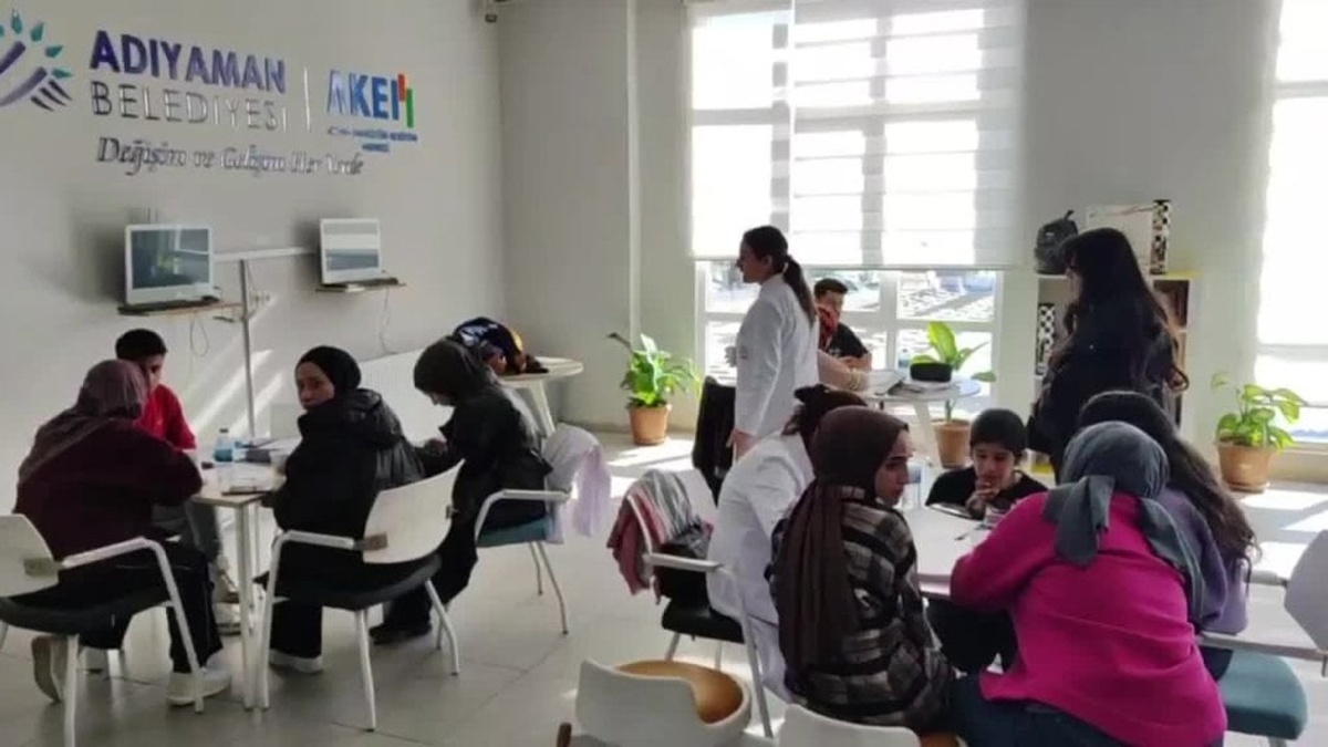 Adıyaman Belediyesi'nden YKS hazırlığı: 25 deneme sınavıyla öğrencilere destek