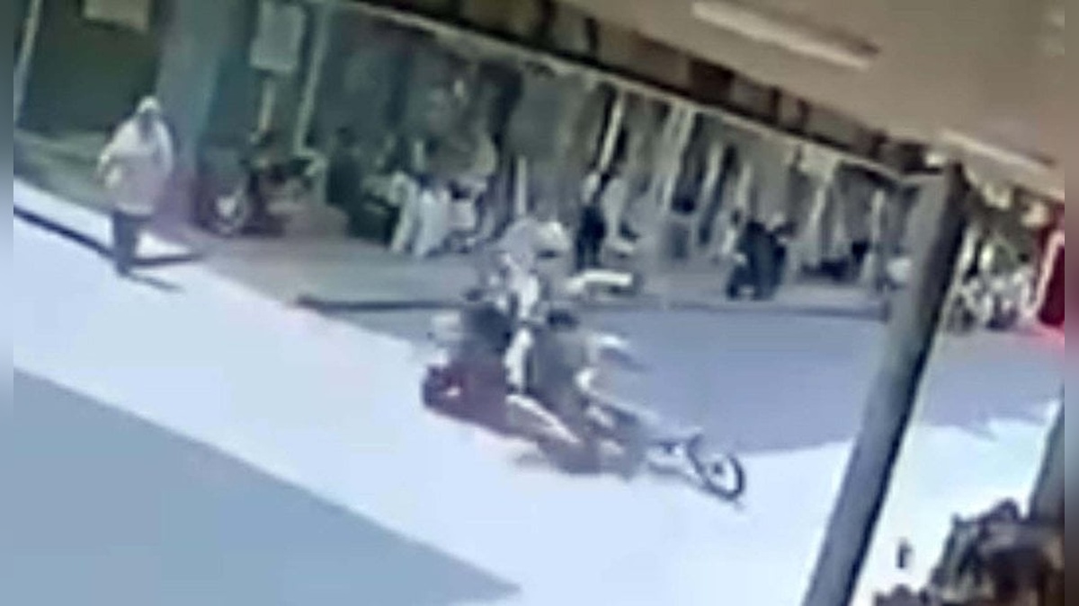 Manisa'da trafik kazası: Üç motosiklet çarpıştı, iki yaralı