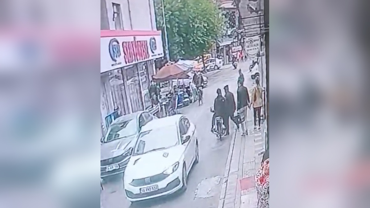 Lüleburgaz'da plakasız motosiklet kazası: Yaya yaralandı