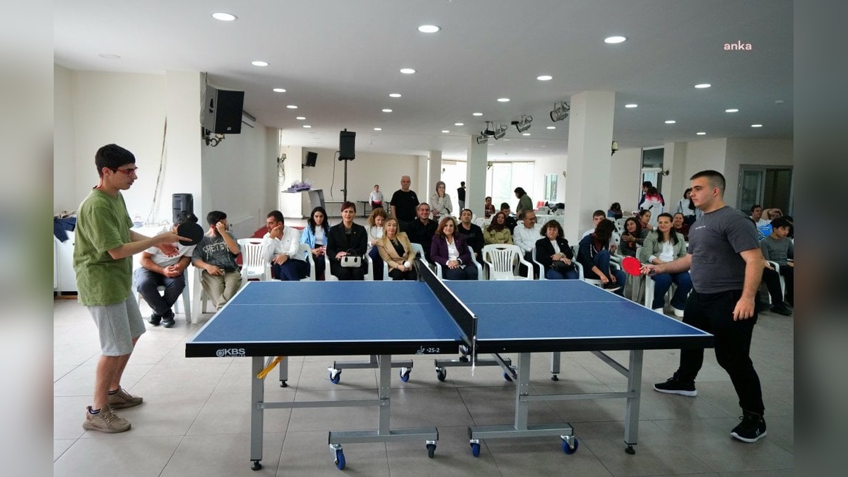 Beylikdüzü'nde Engelsiz Masa Tenisi Turnuvası: Özel sporcular yarıştı