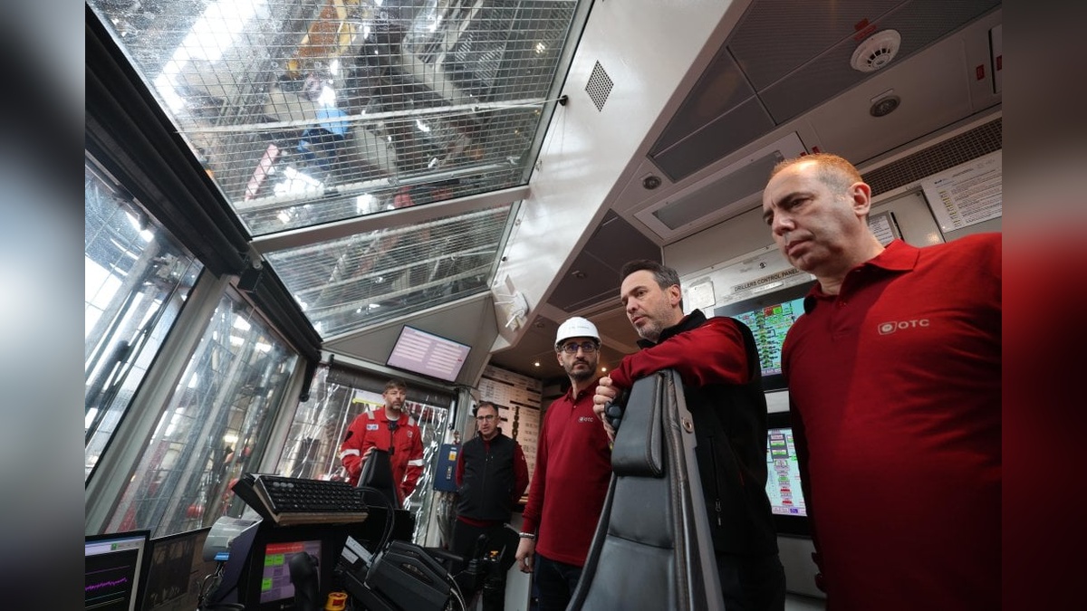 Bakan Bayraktar, Abdulhamid Han gemisini ziyaret etti: Sondaj sonuçları 19 Mayıs'ta açıklanacak