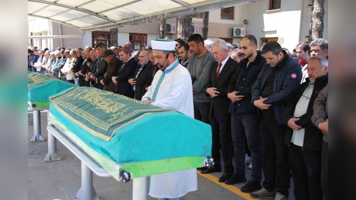 Erzincan'da acı veda: Gazeteci Selçuk Özdemir'in babası Cemalettin Özdemir son yolculuğuna uğurlandı