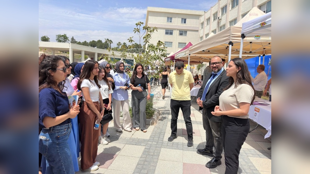 Mersin Büyükşehir Belediyesi Kariyer Merkezi: Üniversite öğrencileriyle buluştu
