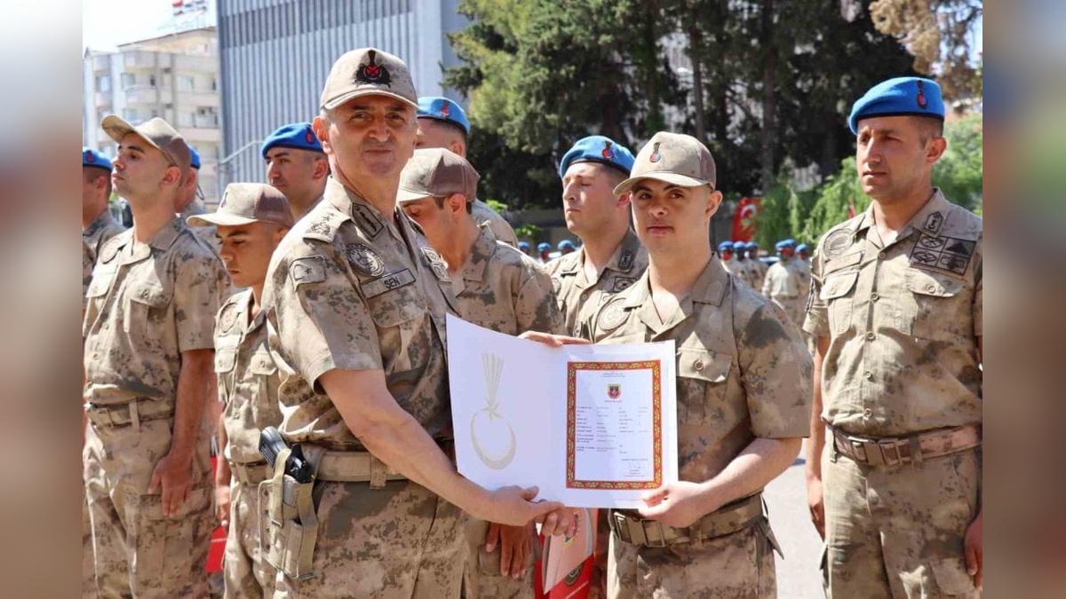 Gaziantep İl Jandarma Komutanlığı: Özel bireyler için temsili askerlik töreni düzenledi