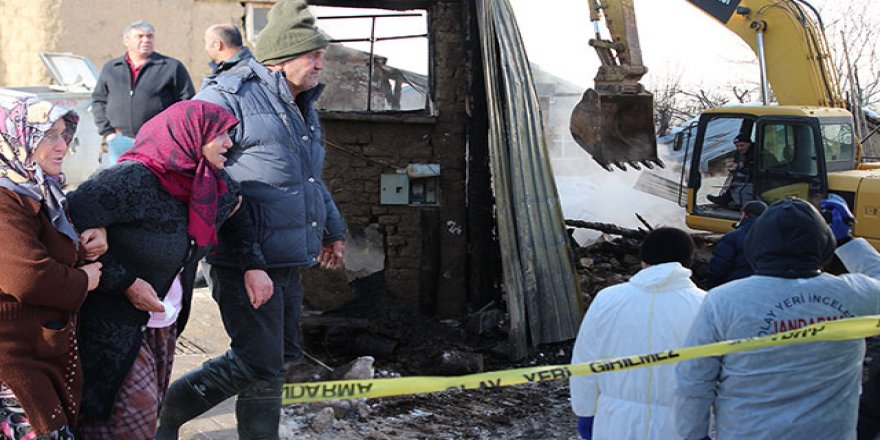 Konya'da evde yangın; yaşlı çift ve kızları öldü