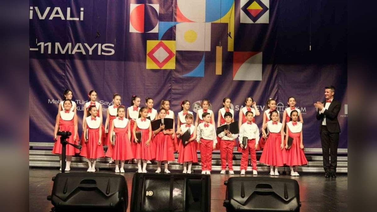 Kocaeli Büyükşehir Belediyesi Çocuk Korosu'ndan başarı: İstanbul'da ödül aldı