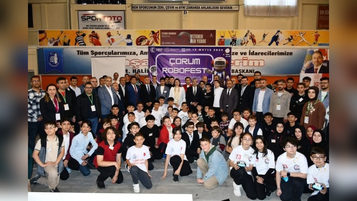 Çorum'da RoboFest heyecanı: 110 öğrenci, 44 robotla yarıştı