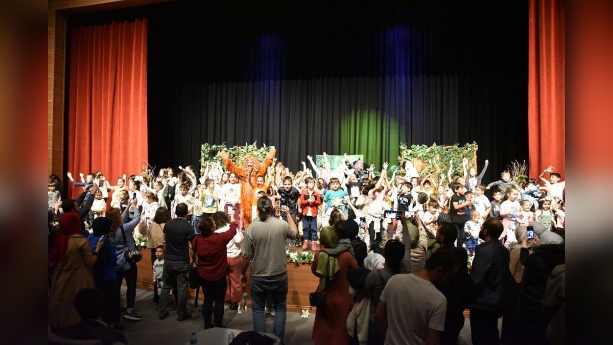 Başiskele'de çocuklar 'Orman Şarkısı' müzikaliyle coştu: Doğa sevgisi ve çevre bilinci vurgulandı