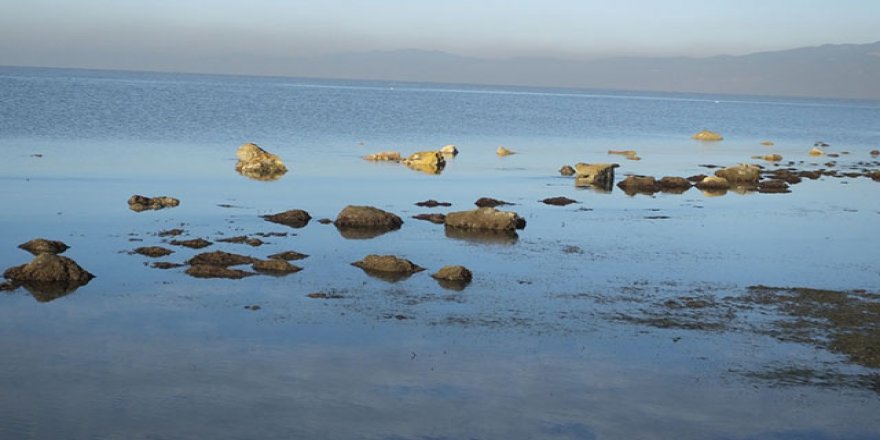 Deniz çekildi, antik limanın kalıntıları su yüzeyine çıktı