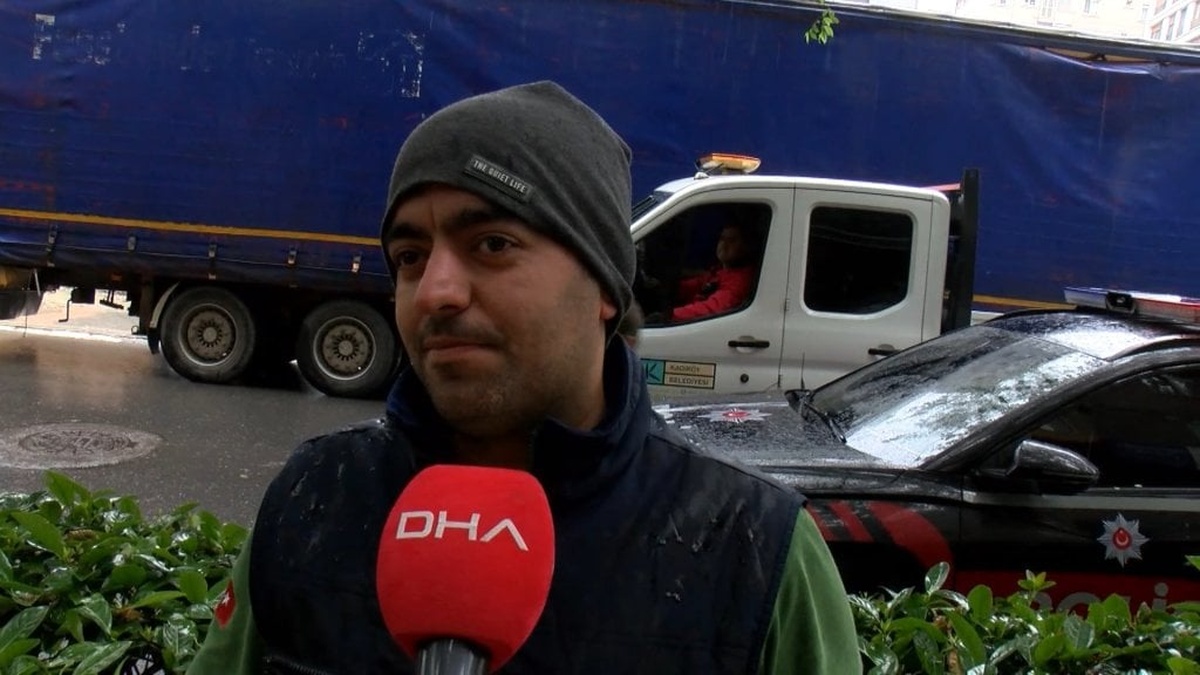 Kadıköy'de restoran yangını: Bir kişi dumandan etkilendi