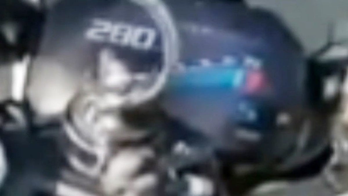 Antalya'da tehlikeli motosikletli: 280 kilometre hızla tek teker üzerinde gitti