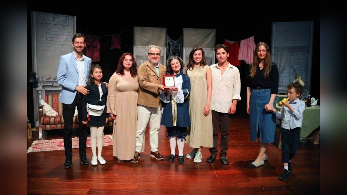 Menteşe Belediye Tiyatrosu, Uluslararası Shakespeare Festivali’nde sahne aldı: İngilizce 'Juliet ve Romeo' oyunu izleyiciden tam not aldı