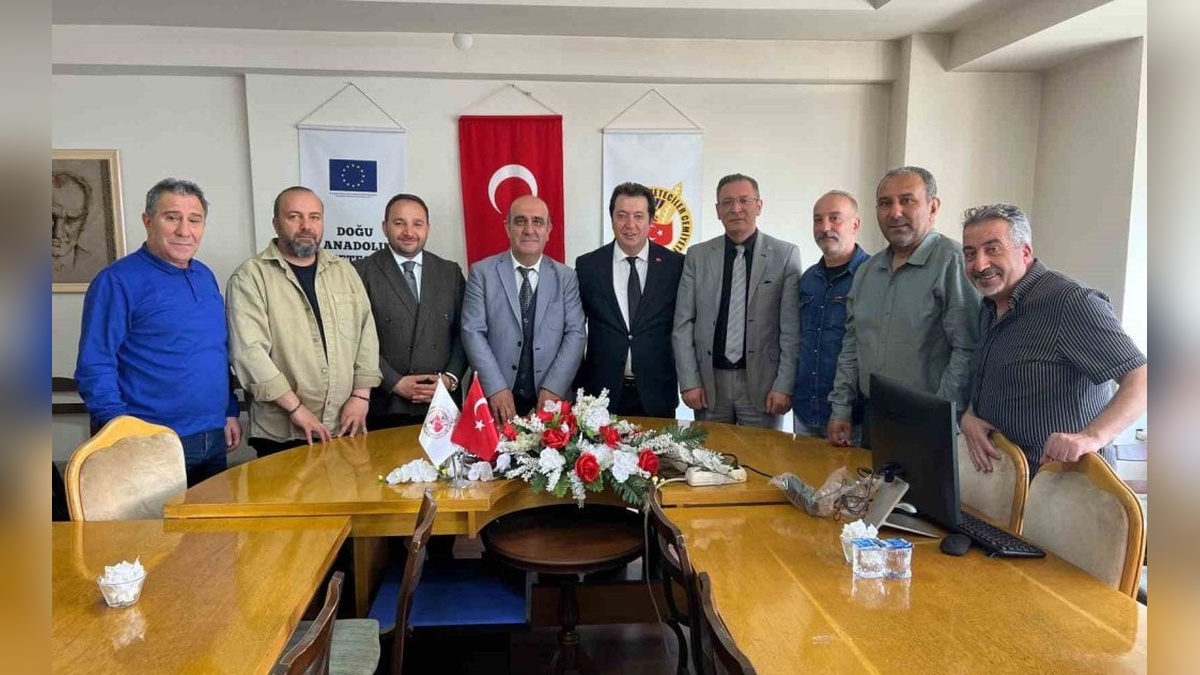 Doğu Anadolu Gazeteciler Cemiyeti'nde yeni dönem: Ayhan Türkez başkan seçildi