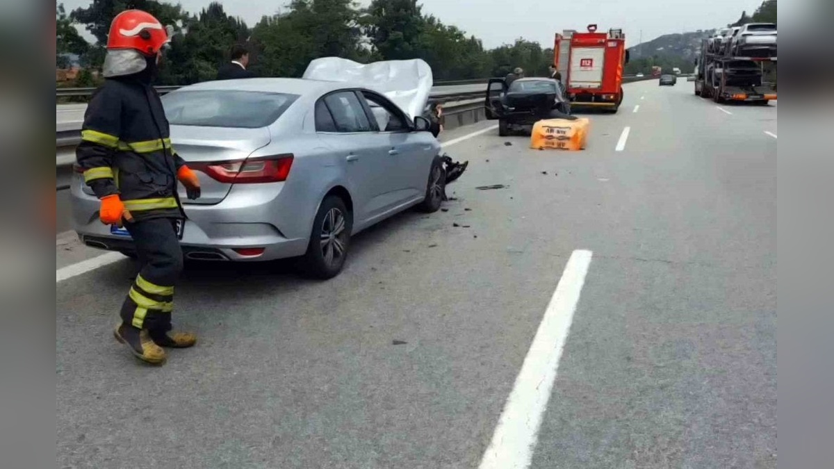 Sakarya'da köpük faciası: Zincirleme kaza 3 yaralı