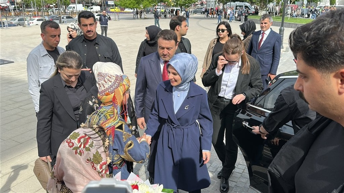 Bakan Göktaş, Kütahya'da: Valilik ve AK Parti İl Başkanlığı'nı ziyaret etti