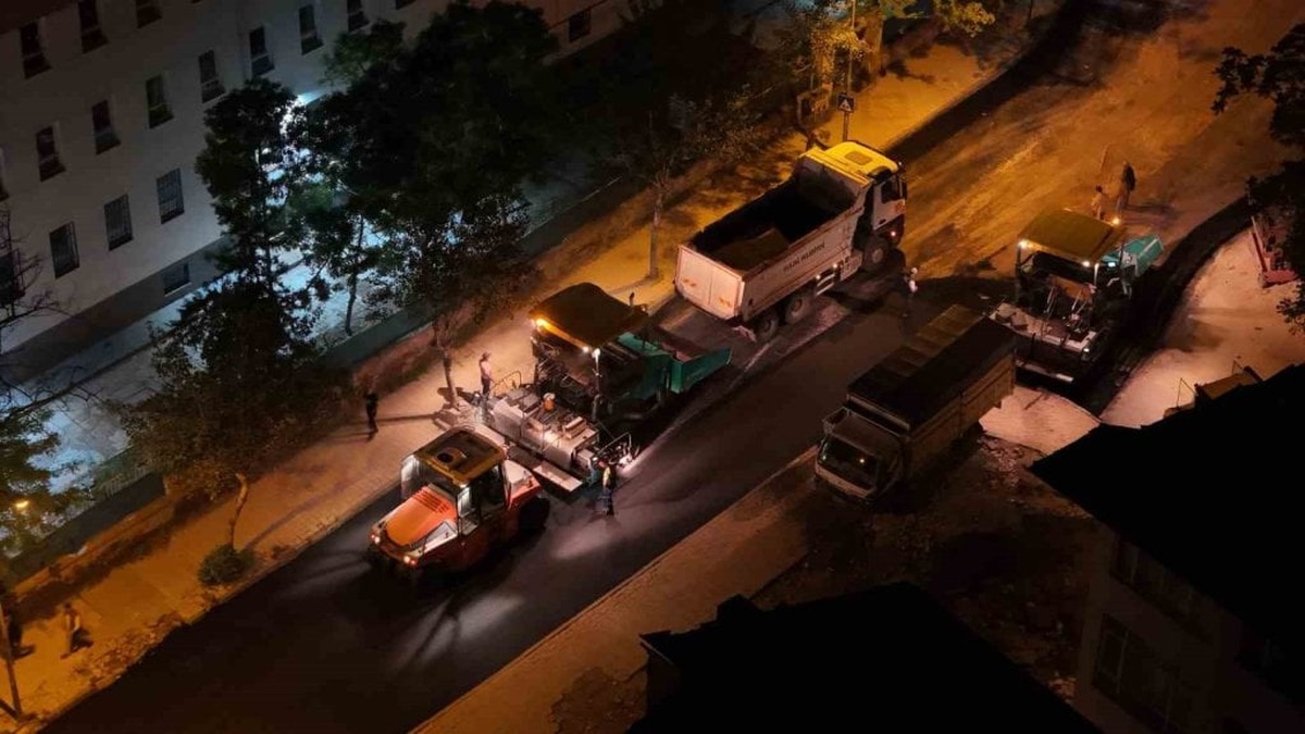 Elazığ Belediyesi'nden asfalt atağı: 7/24 kesintisiz hizmet