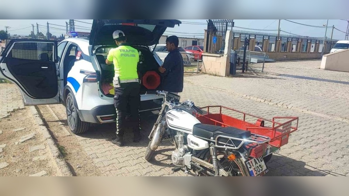 Hatay'da tehlikeli akrobasi: Motosiklet sürücüsüne 24 bin 997 TL ceza