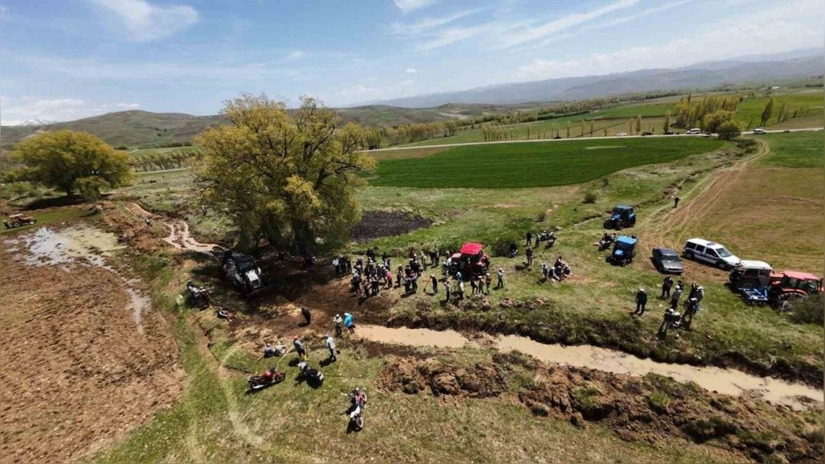 Aydıntepe'de imece günü: Değirmendere Kanalı köylüler tarafından temizlendi