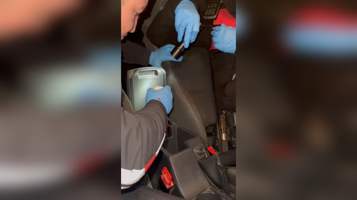 Beşiktaş'ta uyuşturucu operasyonu: Gizli bölme, kablosuz kulaklıkla açıldı