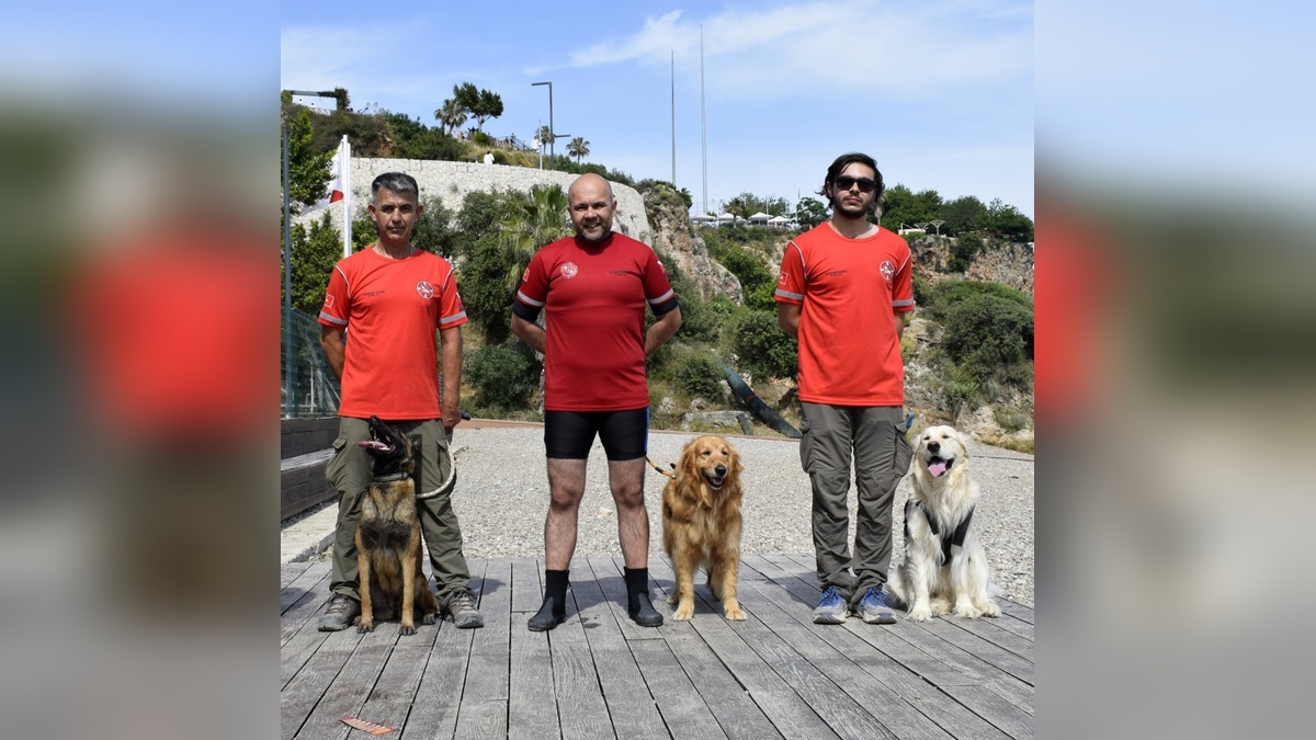 Antalya SKUT: Zeyna, Tina ve Bulut afetlere hazırlanıyor