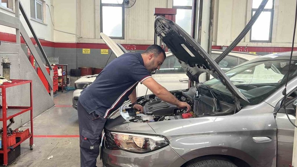 Uzmanlardan araç yangını uyarısı: Bakımsız tesisat tehlikeli