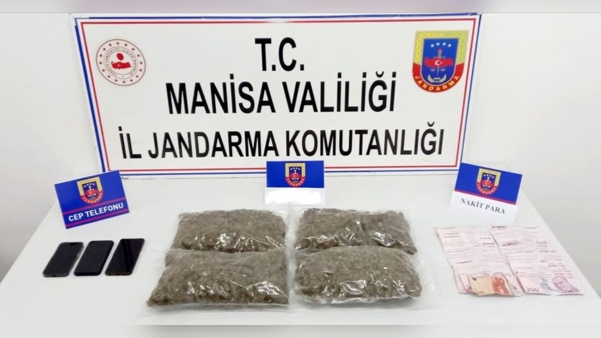Manisa'da uyuşturucu operasyonu: 4 kilo uyuşturucu ve 30 bin TL ele geçirildi