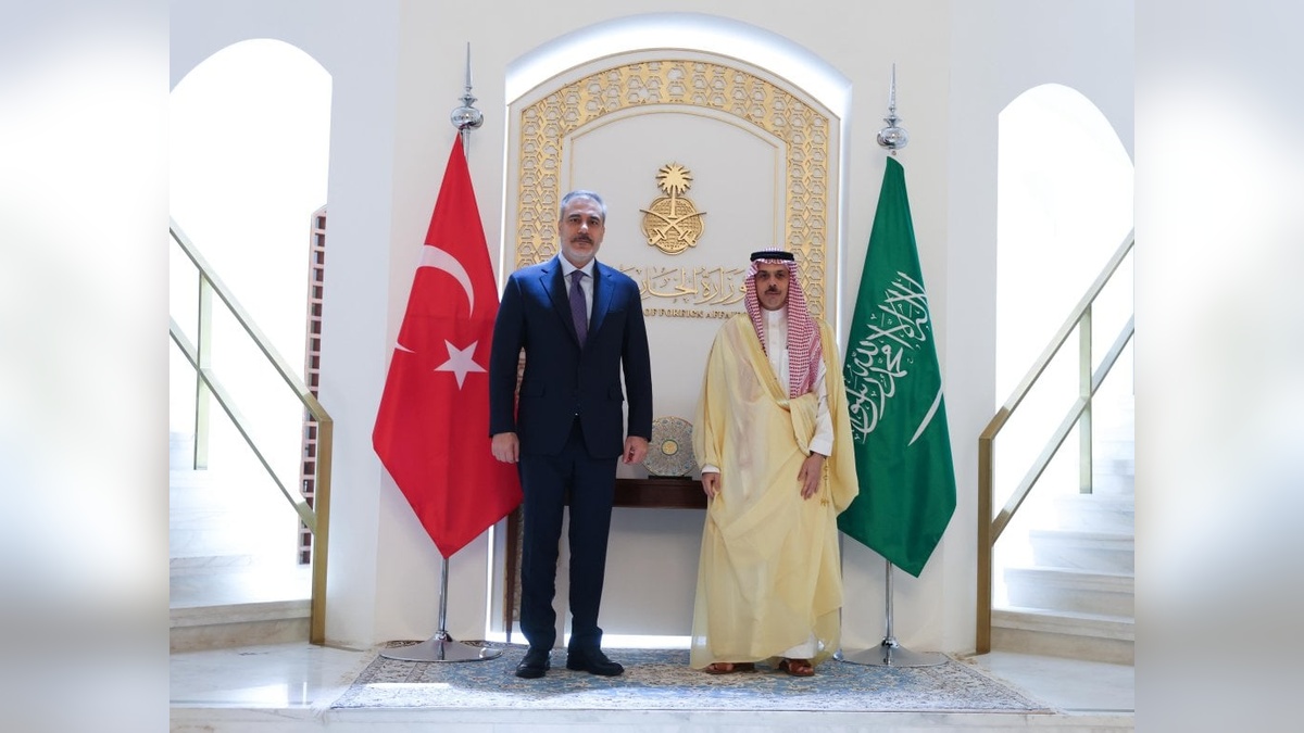 Dışişleri Bakanı Fidan, Riyad'da: Suudi mevkidaşıyla görüştü