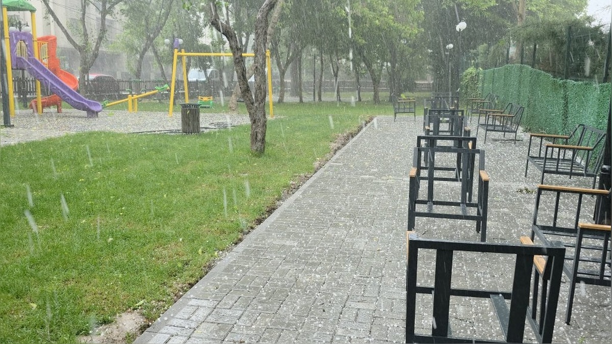 Düzce'de aniden bastıran dolu: Vatandaşlar zor anlar yaşadı