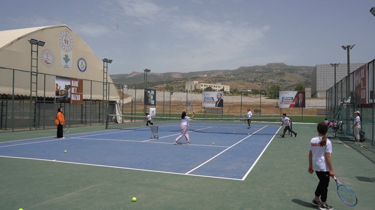 Şırnak'ta 4'üncü Uluslararası Cudi Cup Tenis Turnuvası: 8 ülkeden 47 sporcu katılıyor