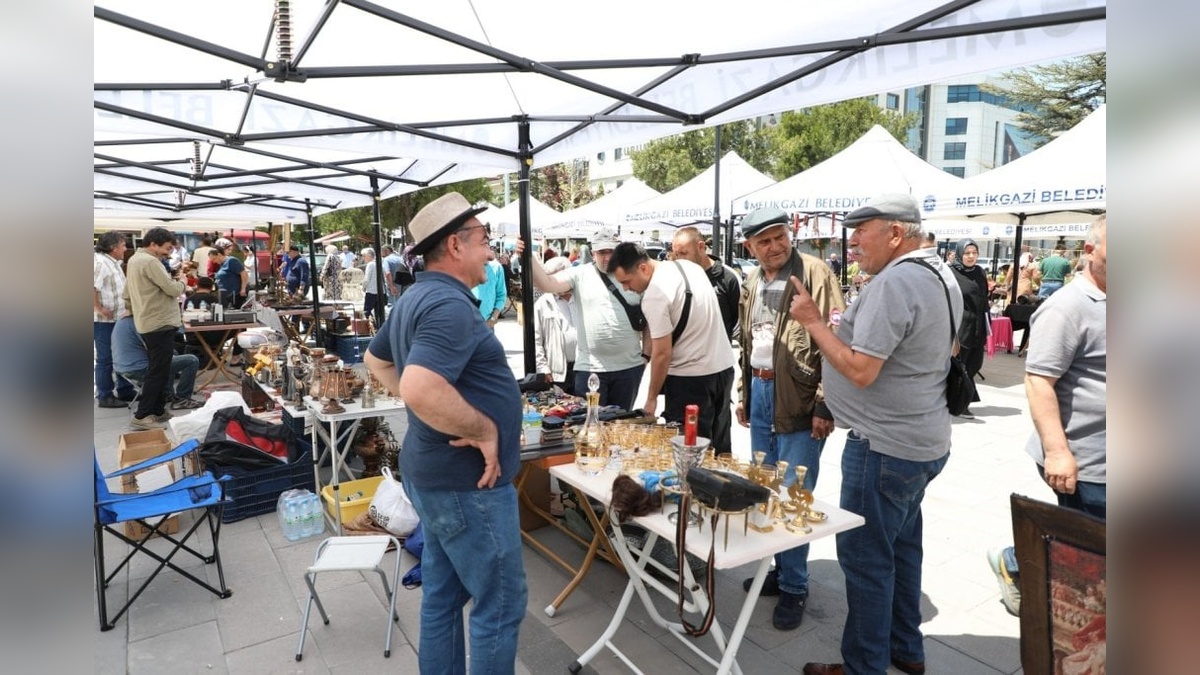 Melikgazi Antika Pazarı: Nostalji rüzgarı estiriyor